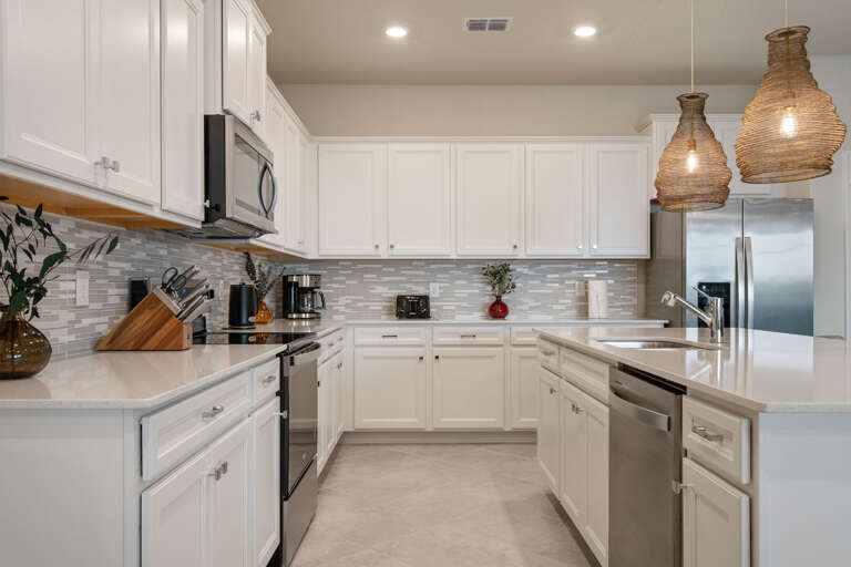 Fully-equipped kitchen