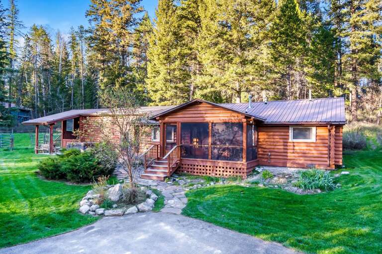 Exterior view of the Mountain Meadow Cabin