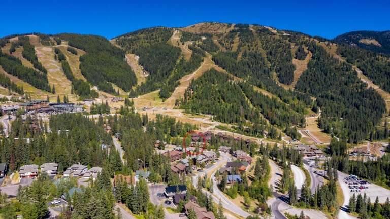 Aerial view of the property and the location on Whitefish Mountain Resort