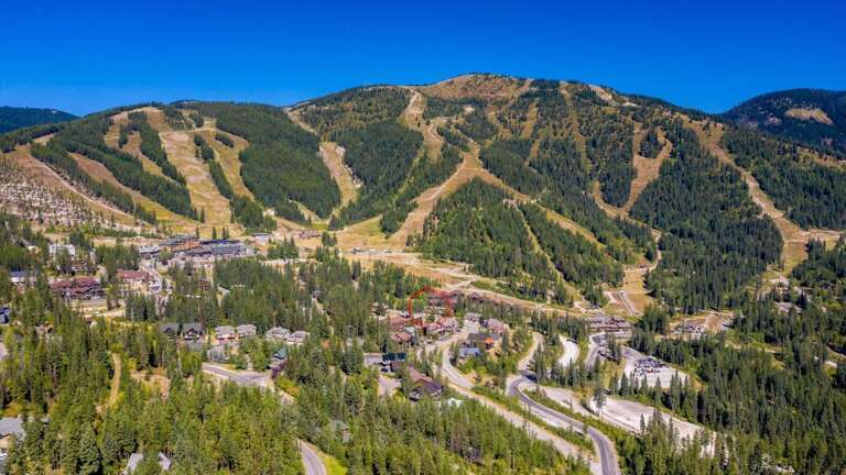 Aerial view of the property and the location on Whitefish Mountain Resort