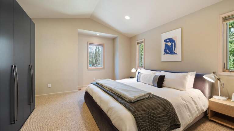 Guest Bedroom #2: Brand new luxury king mattress