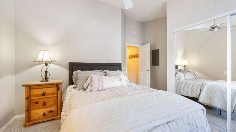 The queen room with luxury mattress and luxury linens, closet