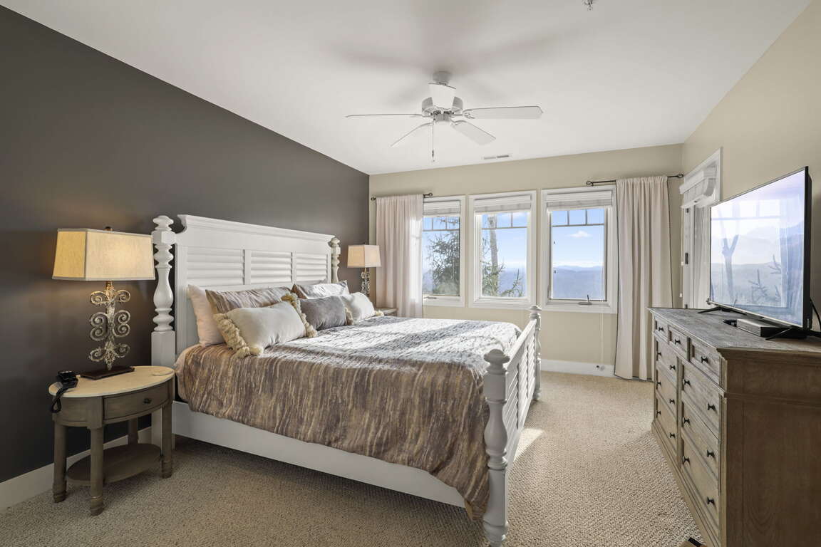 277 IPD R112 Echota on the Ridge, NC 2 Bedroom Vacation Condo Sleeps 5 Guests