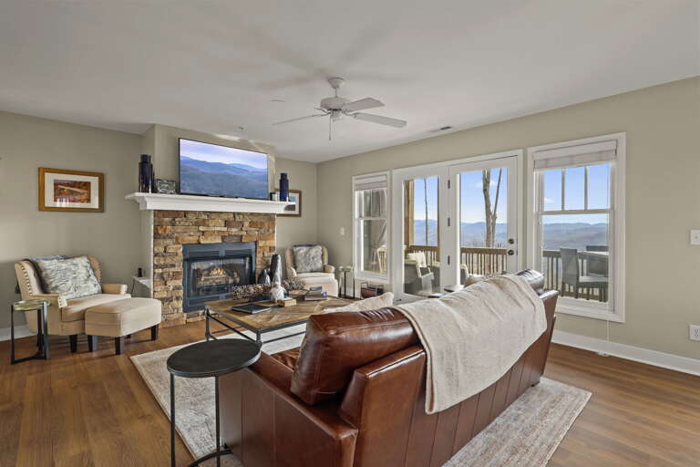 277 IPD R112 Echota on the Ridge, NC 2 Bedroom Vacation Condo Sleeps 5 Guests