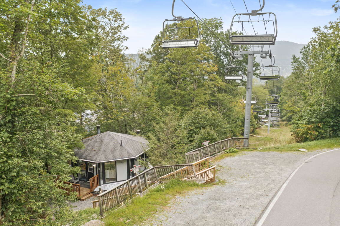 520 BCR 18A Luxury Cabin Rental for 2 Guests in Sugar Mountain, NC