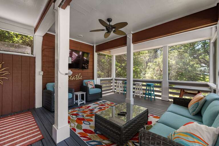 CC318: OBX Rays | Screened Porch with Seating and TV!