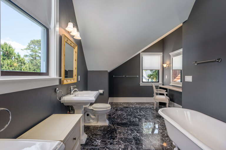 CC318: OBX Rays | TL Bedroom 3 - Private Bath