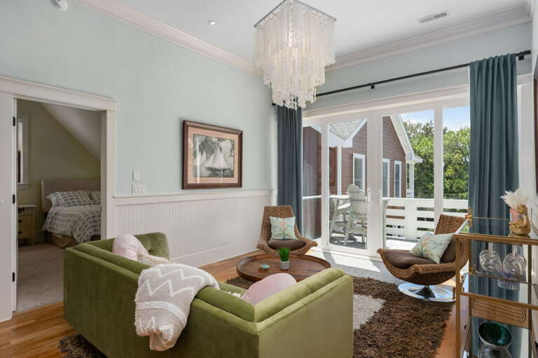 CC318: OBX Rays | TL Den, Deck Access