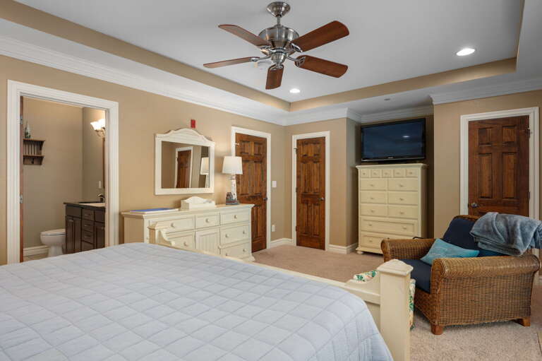 CSC3E: Afternoon Delight | LL Bedroom 1, King, Private Bath, Deck Access