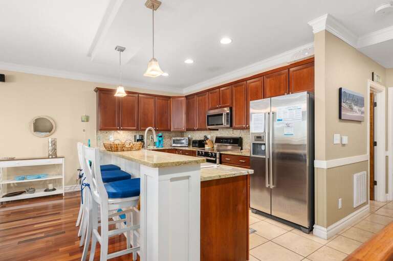 CSC3E: Afternoon Delight | TL Kitchen Area, Island Seating for 3