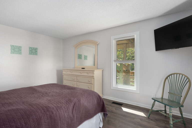 DK207: The Big Sea | ML Bedroom 1 - Queen, Deck Access