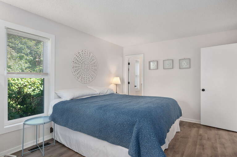 DK207: The Big Sea | ML Bedroom 3 - King, Private Bath, Deck Access