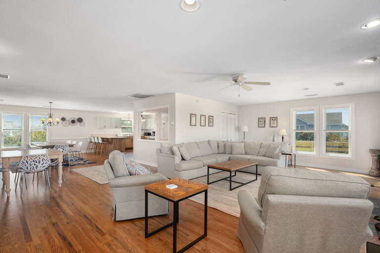 DK207: The Big Sea | TL Living Area - Deck Access