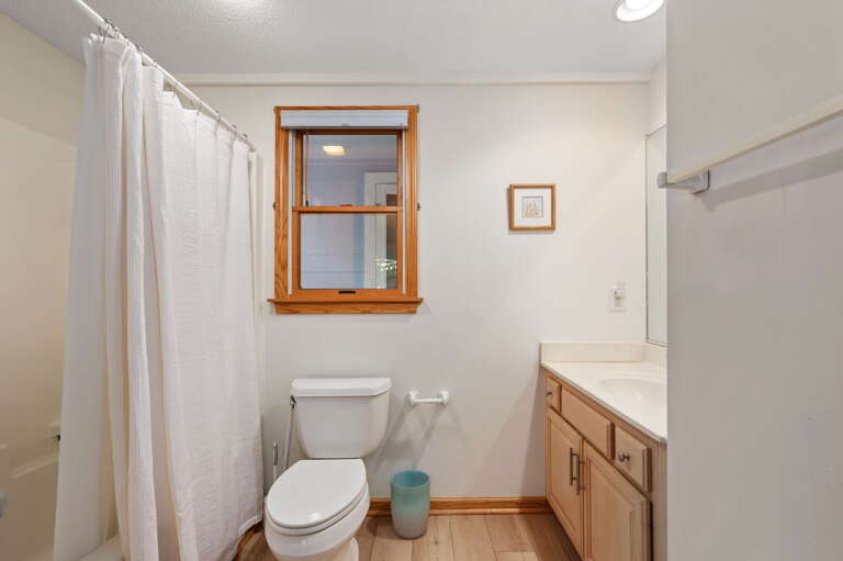 FS310: Cloudbreak | LL Bedroom 1 - Private Bath