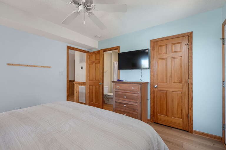 FS310: Cloudbreak | ML Bedroom 3 - King, Private Bath, Deck Access