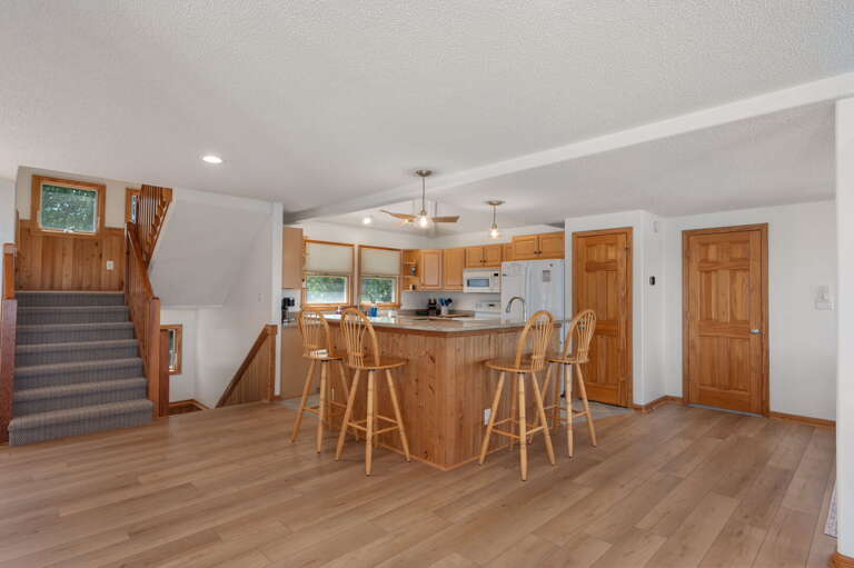 FS310: Cloudbreak | TL Kitchen Area - Island Seating for 4