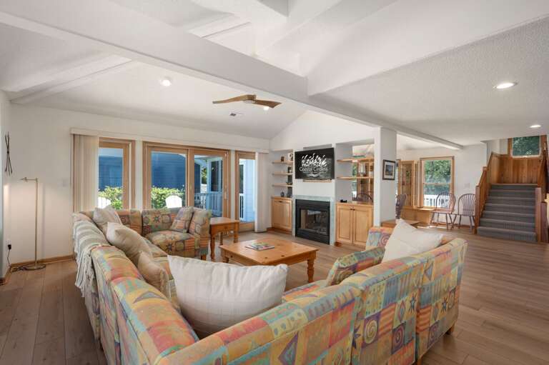 FS310: Cloudbreak | TL Living Area - Deck Access