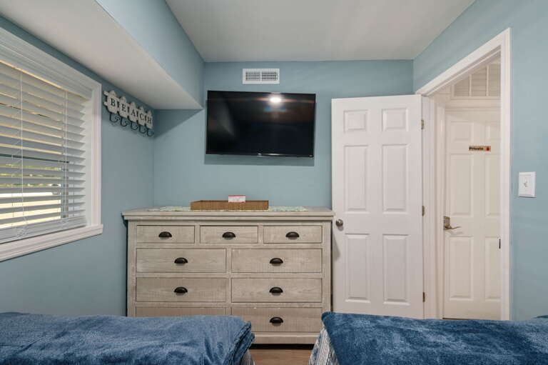 KH195: Just Wright | LL Bedroom 2 - 2 Twins KH195: Just Wright | LL Bedroom 2 - 2 Twins