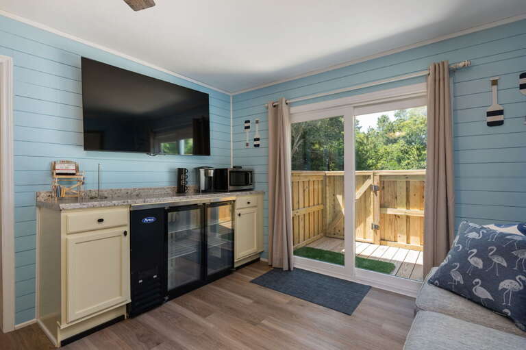 KH195: Just Wright | LL Den/Game Room - Beverage Center, Pool Access KH195: Just Wright | LL Den/Game Room - Beverage Center, Pool Access