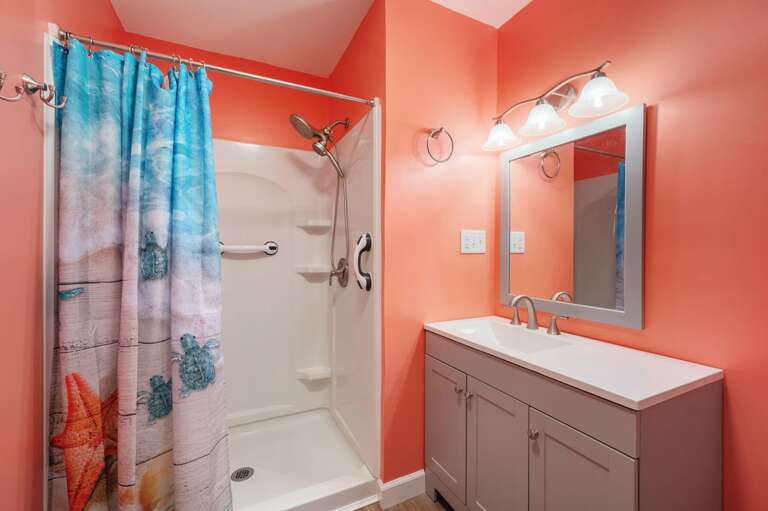 KH195: Just Wright | LL Full Bath KH195: Just Wright | LL Full Bath