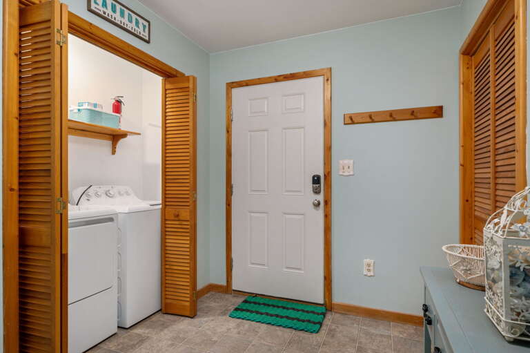 KH195: Just Wright | LL Laundry Area KH195: Just Wright | LL Laundry Area