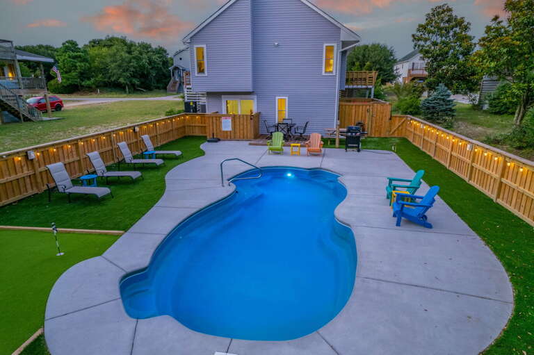 KH195: Just Wright | Pool Deck Twilight KH195: Just Wright | Pool Deck Twilight