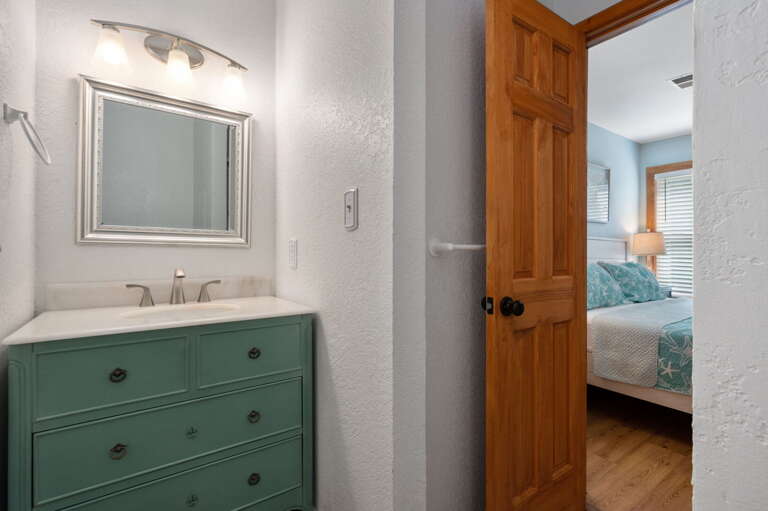 KH195: Just Wright | TL Bedroom 3 -  Private Bath KH195: Just Wright | TL Bedroom 3 -  Private Bath