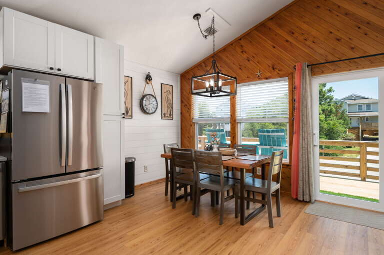 KH195: Just Wright | TL Dining & Kitchen Area - Deck Access KH195: Just Wright | TL Dining & Kitchen Area - Deck Access