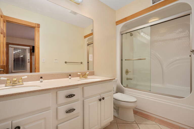 NH205: Celestial Shore | LL Bedroom 3 - Private Bath