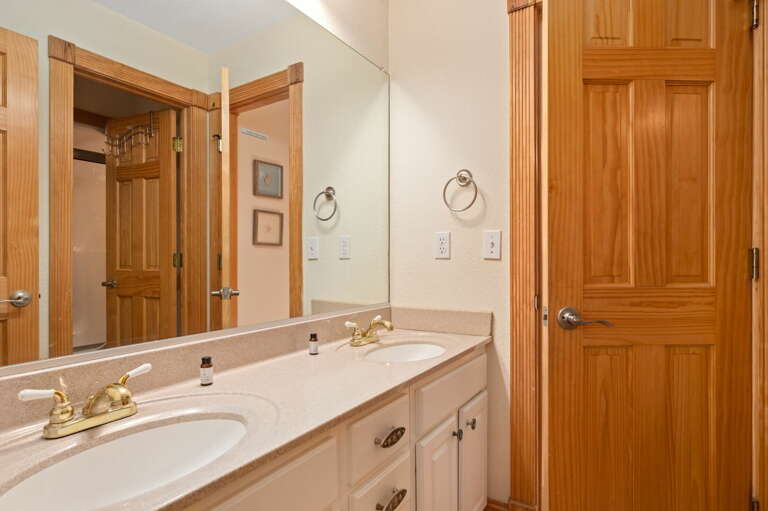 NH205: Celestial Shore | LL Shared Bath by BRs 1 & 2