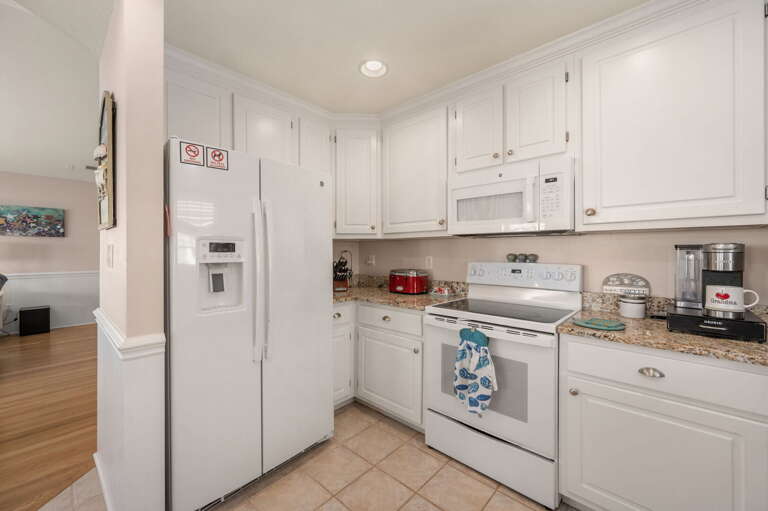 NH283: Pelican's Post | TL Kitchen Area