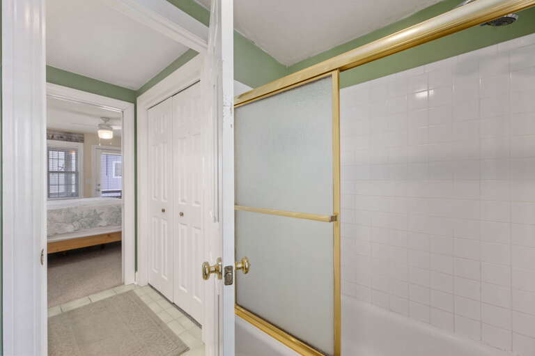 NH299: Bella Vita | ML Bedroom 2 - Private Bath