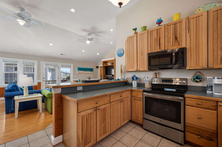 NH299: Bella Vita | TL Kitchen Area - Island Seating for 3