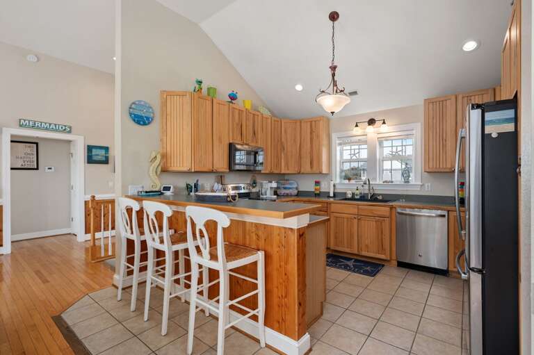 NH299: Bella Vita | TL Kitchen Area - Island Seating for 3