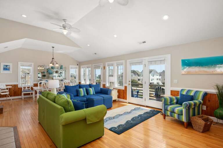 NH299: Bella Vita | TL Living & Dining Area- Deck Access