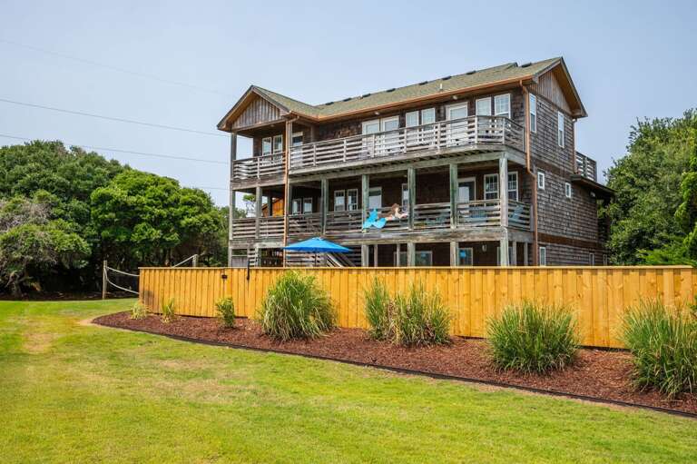 NH299: Bella Vita | Volleyball Grass Court, Rear Exterior & Pool Area