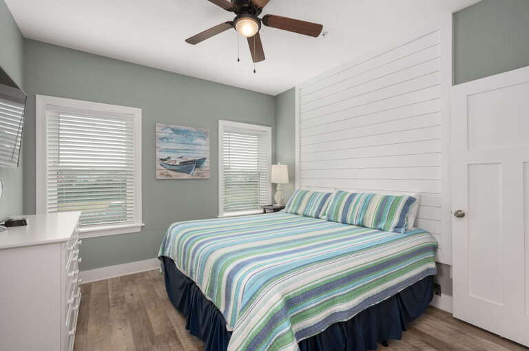 NH387B: Ocracoke Cottage | Bedroom 1- King, Private Bath (Shower Only), Private Deck Access