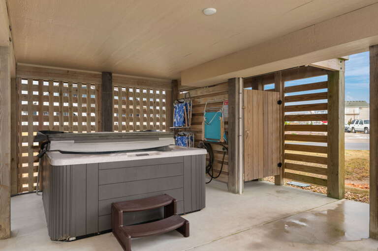 NH387D: Cape Lookout Cottage | Hot Tub and Enclosed Outdoor Shower