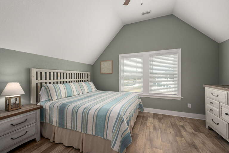 NH387D: Cape Lookout Cottage | TL Bedroom 2- King, Shared Bath