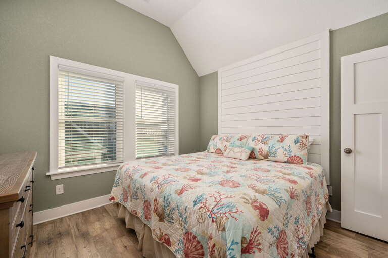 NH387F: Cape Hatteras Cottage | TL Bedroom 2- King, Shared Bath