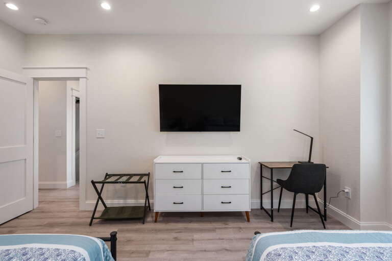 OB304: Ocean Breeze 304 | ML Bedroom 2 - Two Twin Beds, Private Bath