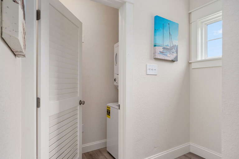 OB304: Ocean Breeze 304 | ML Laundry Area