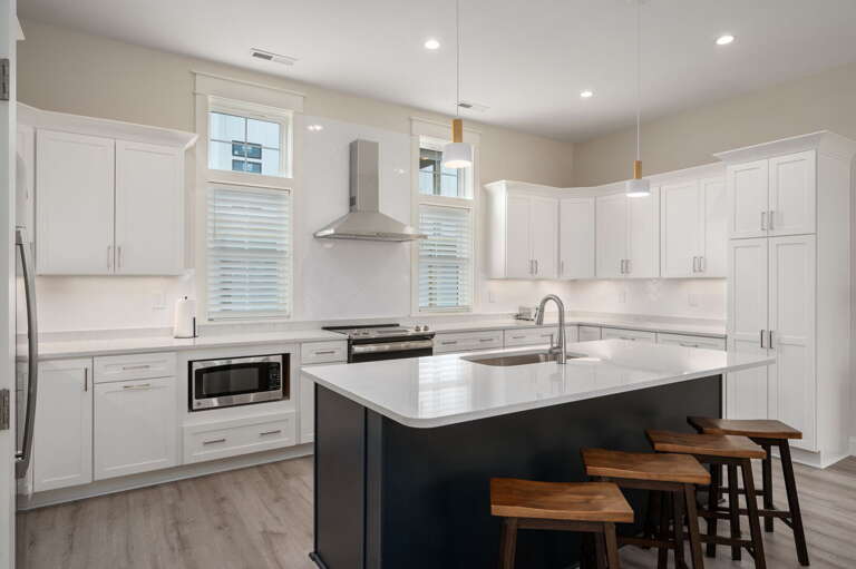 OB304: Ocean Breeze 304 | TL Kitchen Area - Island Seating for 4