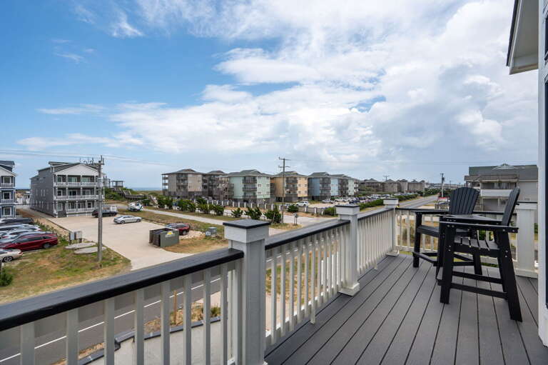 OB304: Ocean Breeze 304 | TL Living Area - Deck Access