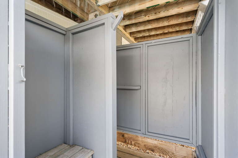 PI166: Heaven Sent | Enclosed Outside Shower