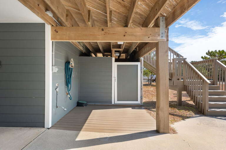 SH101: Reel Catch | Enclosed Outdoor Shower