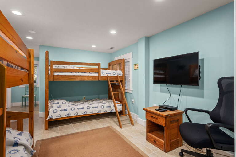 SH101: Reel Catch | LL Bedroom 1- Two Twin Bunk Sets, Private Bath