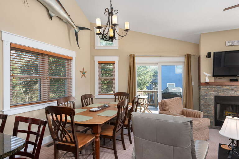 SH101: Reel Catch | ML Dining Area- Seating for 6, Deck Access