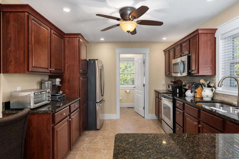 SH101: Reel Catch | ML Kitchen Area- Island Seating for 3, Half Bath