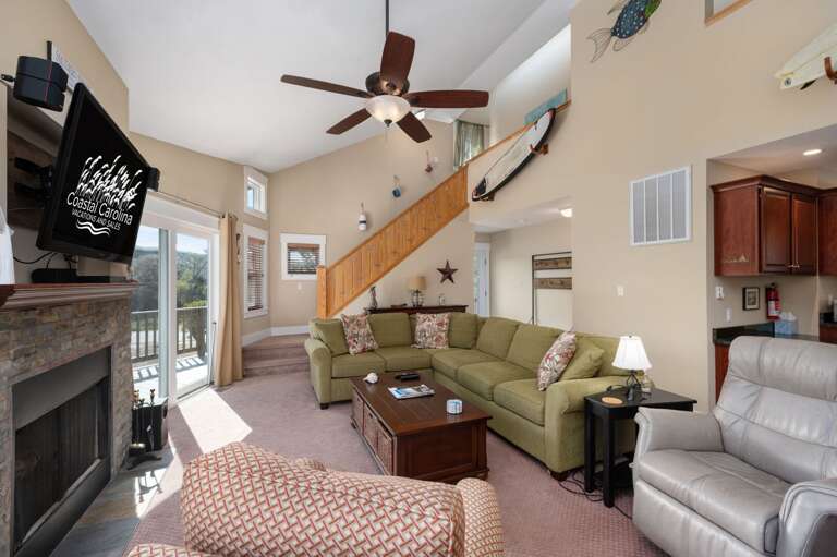 SH101: Reel Catch | ML Living Area, Deck Access, Fireplace not for Guest Use
